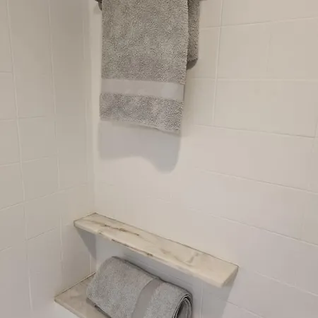 Ocean At Your Feet! Apartment *