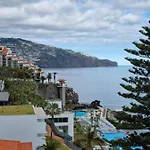 Ocean At Your Feet! Daire *