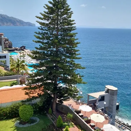 Ocean At Your Feet! Funchal (Madeira)
