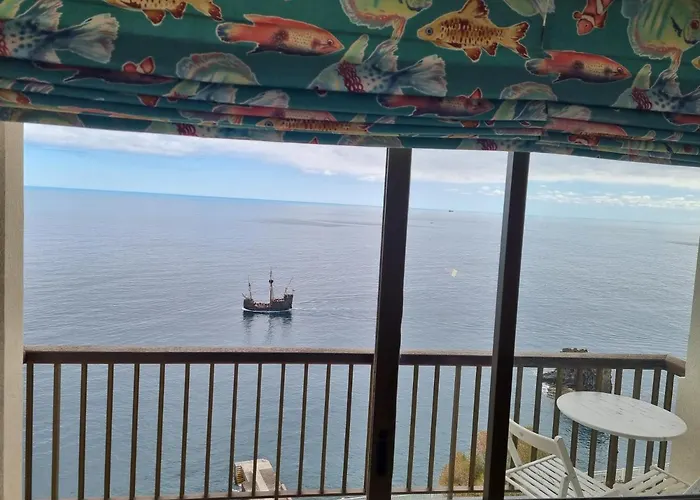 Ocean At Your Feet! Apartamento Funchal (Madeira)